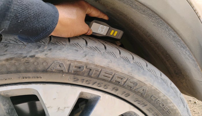 2021 MG HECTOR PLUS SELECT 2.0 DIESEL TURBO MT 7-STR, Diesel, Manual, 71,952 km, tyre