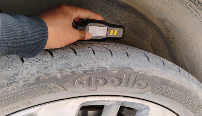 2021 MG HECTOR PLUS SELECT 2.0 DIESEL TURBO MT 7-STR, Diesel, Manual, 71,952 km, tyre