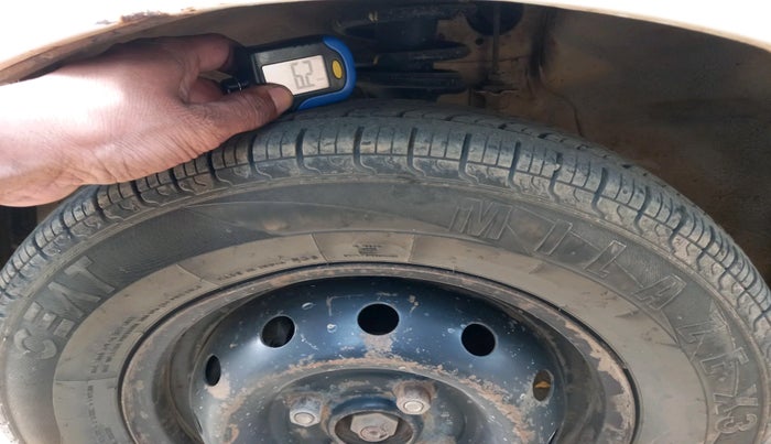 2013 Maruti Alto 800 LX CNG, Petrol, Manual, 1,08,369 km, tyre