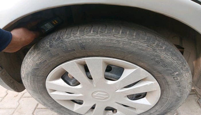 2013 Maruti Swift Dzire VXI, Petrol, Manual, 83,672 km, tyre