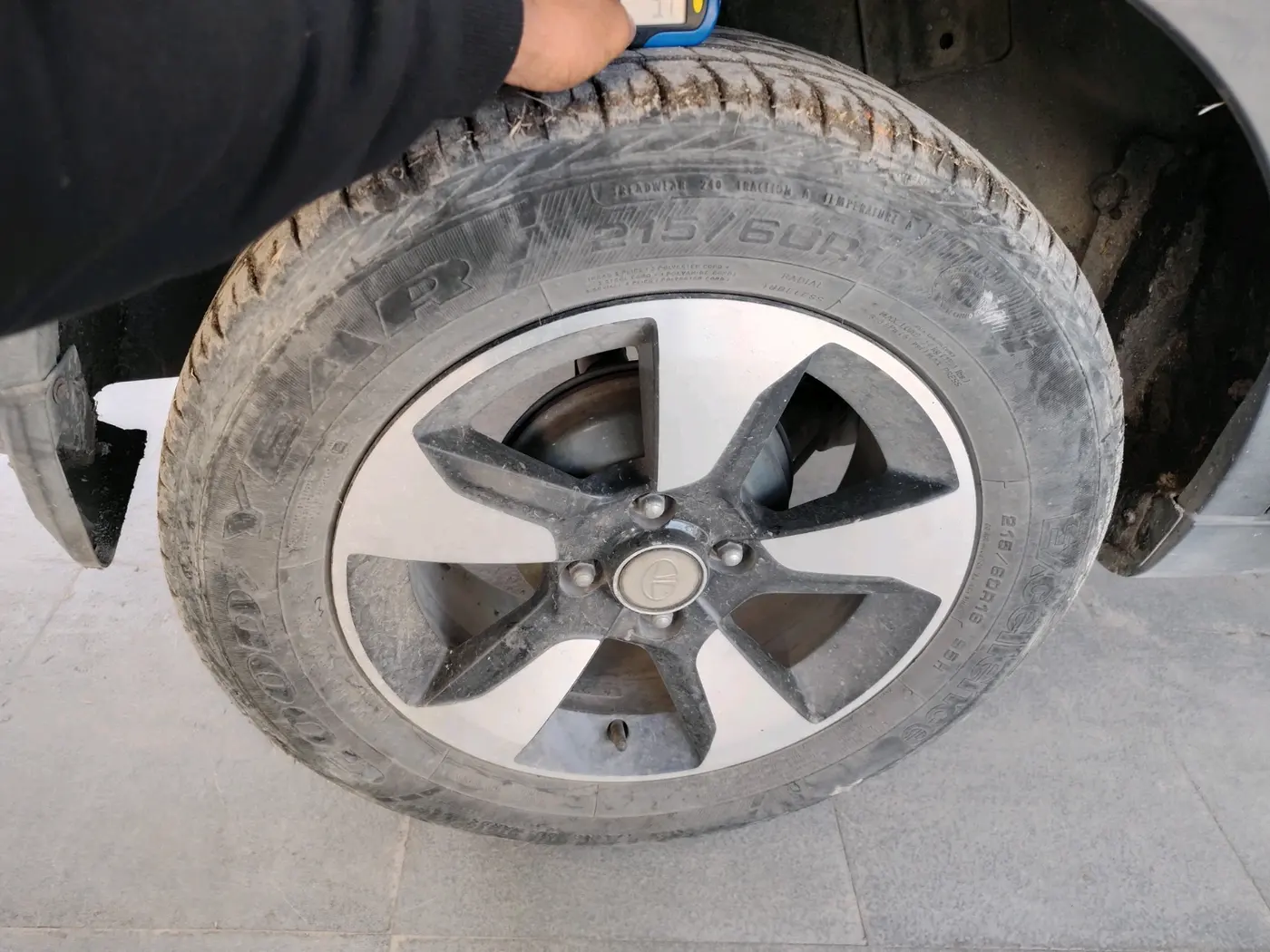 2018 Tata NEXON XZ PLUS DIESEL, Diesel, Manual, 95,000 km, tyre