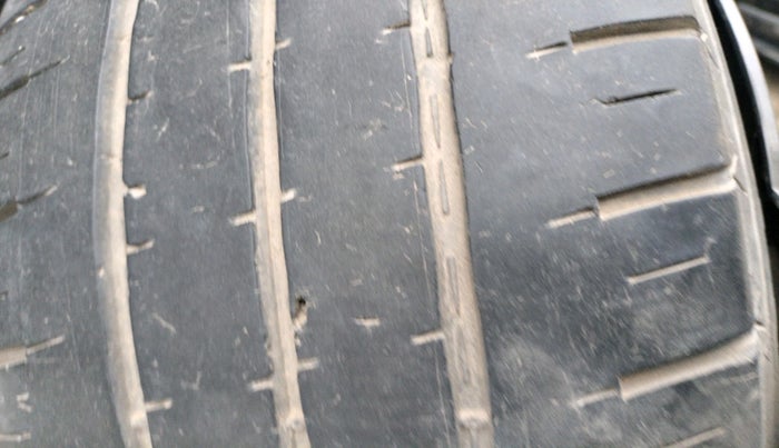 2014 Mahindra Bolero ZLX BS-III, Diesel, Manual, 1,14,543 km, tyre