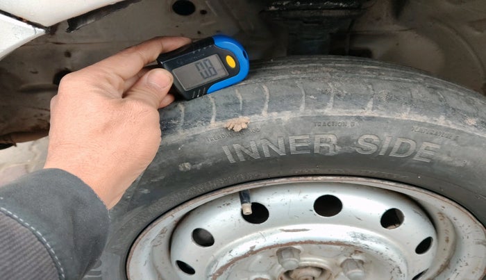 2014 Maruti Wagon R 1.0 LXI CNG, Petrol, Manual, 1,57,965 km, tyre