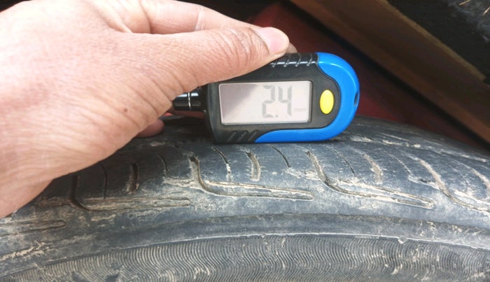 2013 Maruti Wagon R 1.0 VXI, Petrol, Manual, 1,35,500 km, tyre