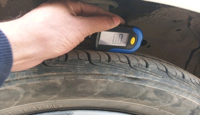 2013 Maruti Wagon R 1.0 VXI, Petrol, Manual, 1,35,500 km, tyre