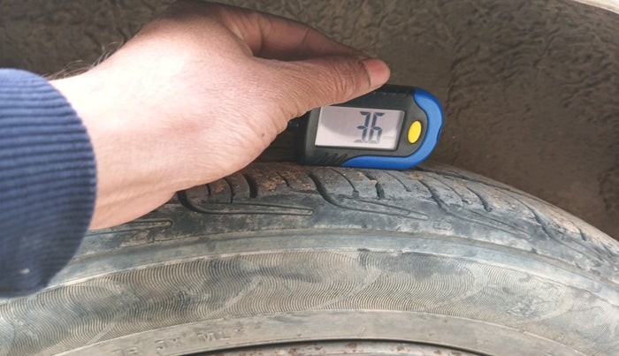 2013 Maruti Wagon R 1.0 VXI, Petrol, Manual, 1,35,500 km, tyre