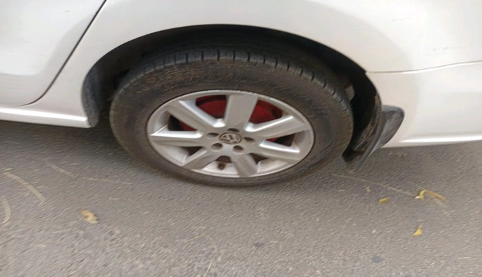 2011 Volkswagen Vento HIGHLINE 1.6 MPI, Petrol, Manual, 55,867 km, tyre