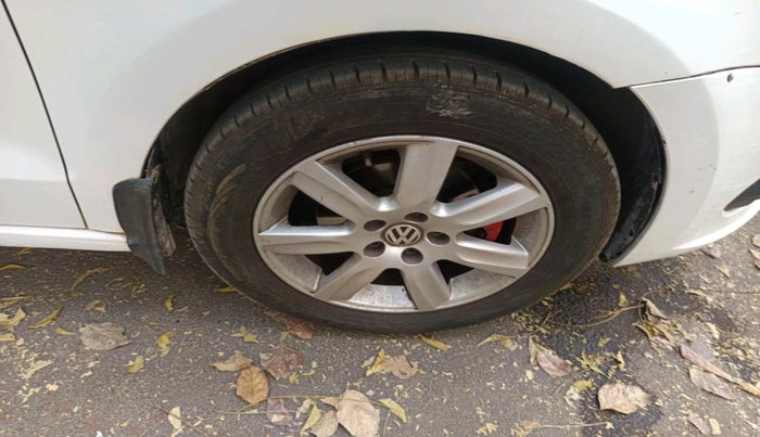 2011 Volkswagen Vento HIGHLINE 1.6 MPI, Petrol, Manual, 55,867 km, tyre