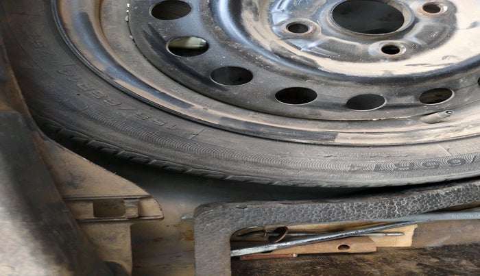 2015 Maruti Wagon R 1.0 VXI, Petrol, Manual, 55,866 km, tyre