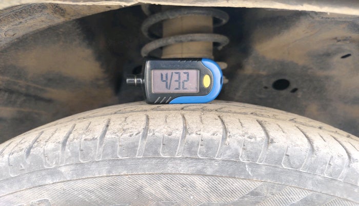 2015 Maruti Wagon R 1.0 VXI, Petrol, Manual, 55,866 km, tyre