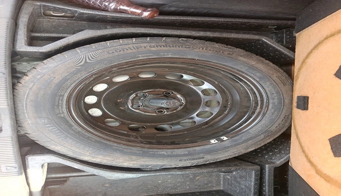 2011 Skoda Yeti ELEGANCE 2.0 TDI CR 4X4, Diesel, Manual, 1,61,481 km, tyre