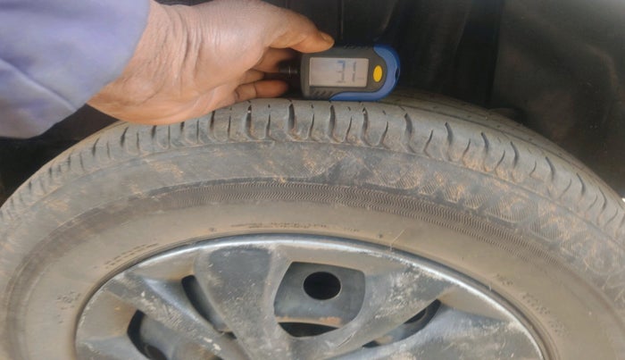 2022 Maruti Swift VXI, Petrol, Manual, 77,332 km, tyre