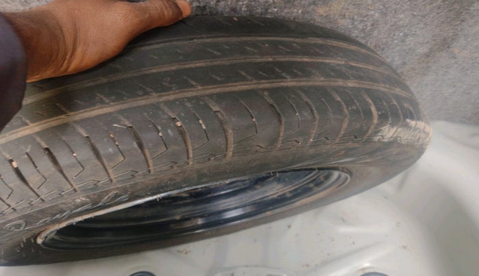 2022 Maruti Swift VXI, Petrol, Manual, 77,332 km, tyre