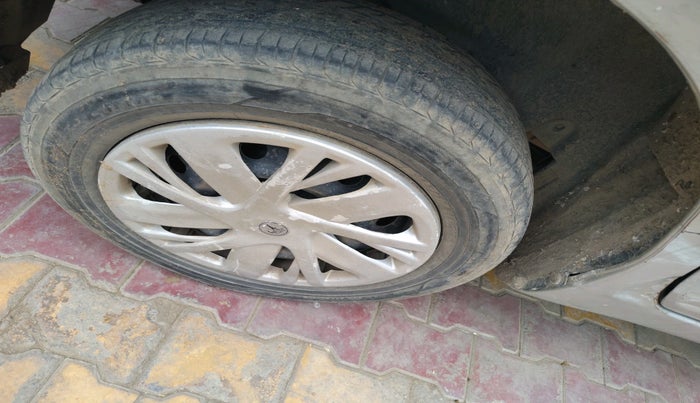 2015 Maruti Swift Dzire LDI, Diesel, Manual, 1,13,662 km, tyre