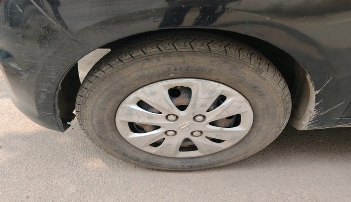 2011 Hyundai i10 SPORTZ 1.2, Petrol, Manual, 39,904 km, tyre