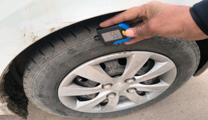 2011 Hyundai Eon MAGNA +, Petrol, Manual, 64,769 km, tyre