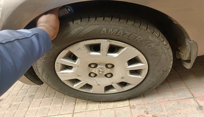 2013 Hyundai i20 MAGNA (O) 1.2, Petrol, Manual, 1,24,642 km, tyre