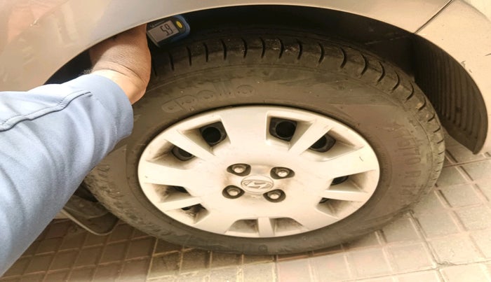 2013 Hyundai i20 MAGNA (O) 1.2, Petrol, Manual, 1,24,642 km, tyre