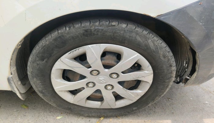 2017 Hyundai Eon MAGNA +, Petrol, Manual, 95,000 km, tyre