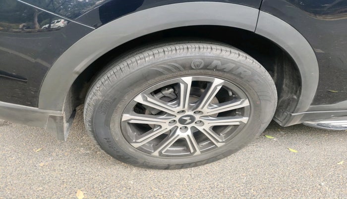 2024 Mahindra XUV700 AX 7 LUXURY P AT 7 STR, Petrol, Automatic, 17,013 km, tyre