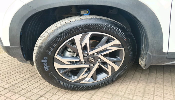 2025 Hyundai Creta E 1.5 PETROL, Petrol, Manual, 4,279 km, tyre