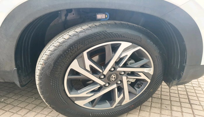 2025 Hyundai Creta E 1.5 PETROL, Petrol, Manual, 4,279 km, tyre