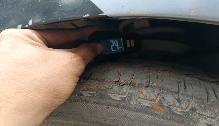 2011 Chevrolet Beat PS PETROL, Petrol, Manual, 1,03,481 km, tyre