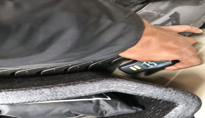 2012 Volkswagen Vento HIGHLINE PETROL AT, Petrol, Automatic, 80,530 km, tyre