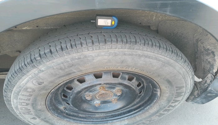 2012 Mahindra Xylo E8 ABS, Diesel, Manual, 1,35,242 km, tyre