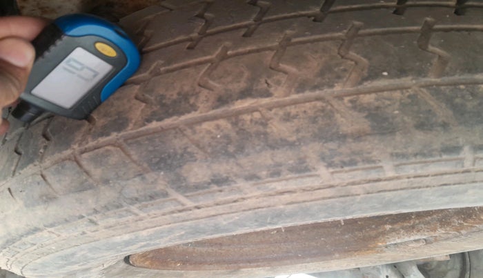 2012 Mahindra Xylo E8 ABS, Diesel, Manual, 1,35,242 km, tyre