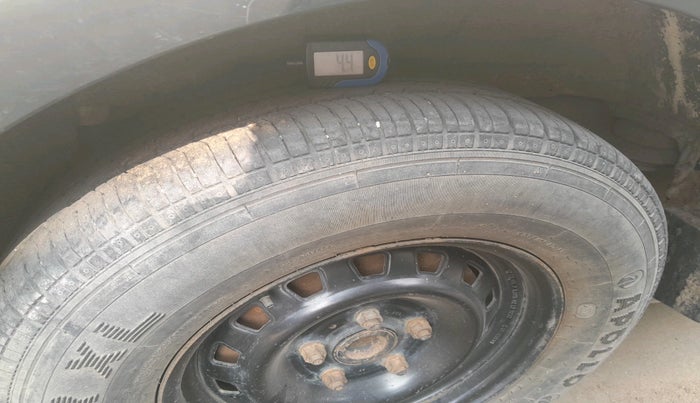 2012 Mahindra Xylo E8 ABS, Diesel, Manual, 1,35,242 km, tyre