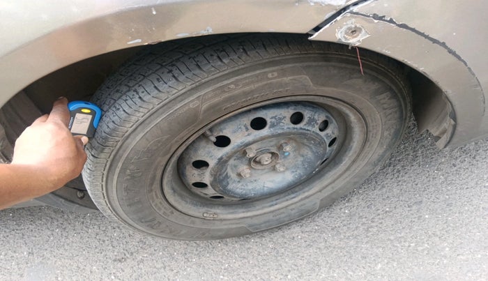 2016 Maruti Swift Dzire VXI AT, Petrol, Automatic, 1,07,524 km, tyre