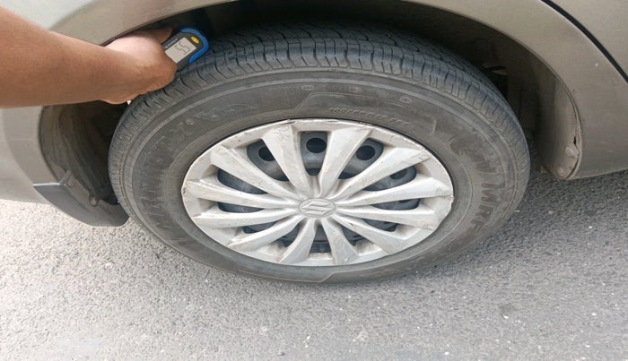 2016 Maruti Swift Dzire VXI AT, Petrol, Automatic, 1,07,524 km, tyre