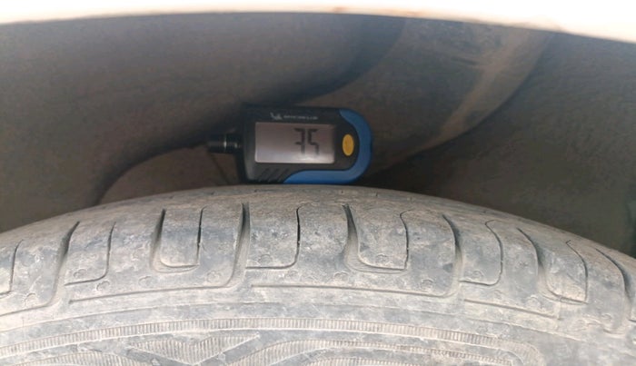 2012 Hyundai i10 SPORTZ 1.2, Petrol, Manual, 74,623 km, tyre