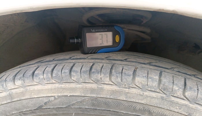 2012 Hyundai i10 SPORTZ 1.2, Petrol, Manual, 74,623 km, tyre