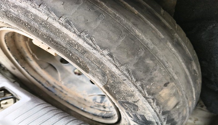 2011 Hyundai Santro Xing GLS, Petrol, Manual, 1,14,603 km, tyre