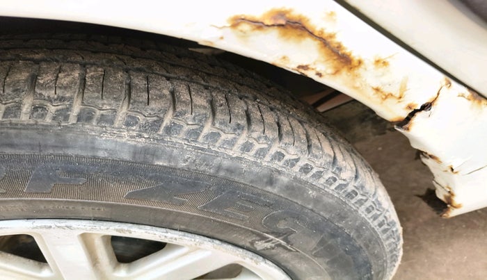 2011 Hyundai Santro Xing GLS, Petrol, Manual, 1,14,603 km, tyre