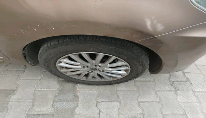 2017 Maruti Dzire ZXI, Petrol, Manual, 1,23,685 km, tyre