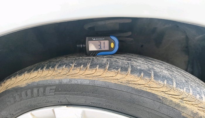 2014 Toyota Etios G, Petrol, Manual, 24,198 km, tyre