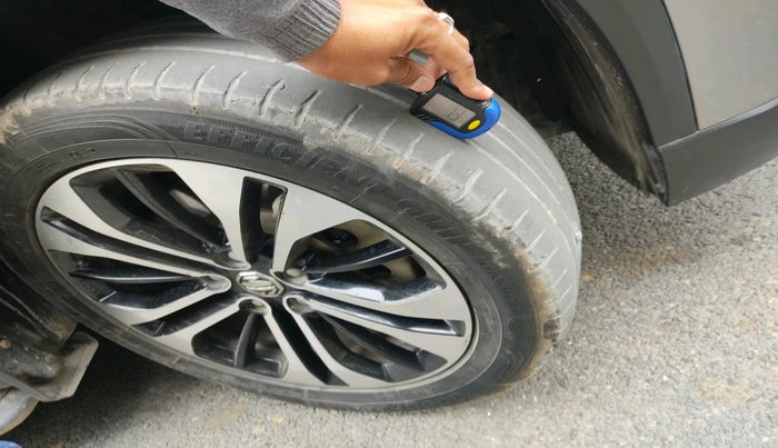 2021 MG HECTOR SHARP HYBRID 1.5 PETROL, Petrol, Manual, 39,057 km, tyre