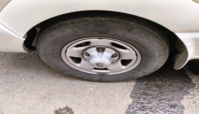 2011 Tata Safari 4X2 EX DICOR, Diesel, Manual, 1,89,061 km, tyre