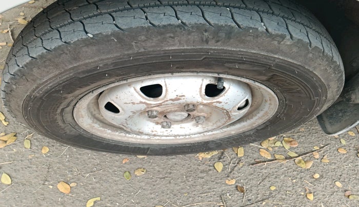 2021 Maruti Eeco 5 STR AC CNG, Petrol, Manual, 66,886 km, tyre