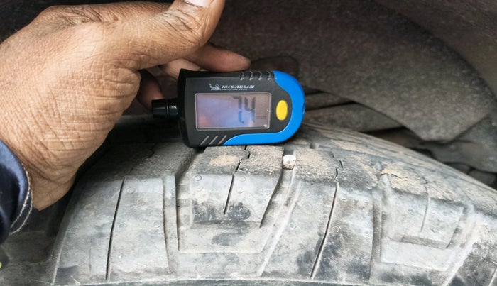 2017 Mahindra XUV500 W10 AT, Diesel, Automatic, 88,853 km, tyre