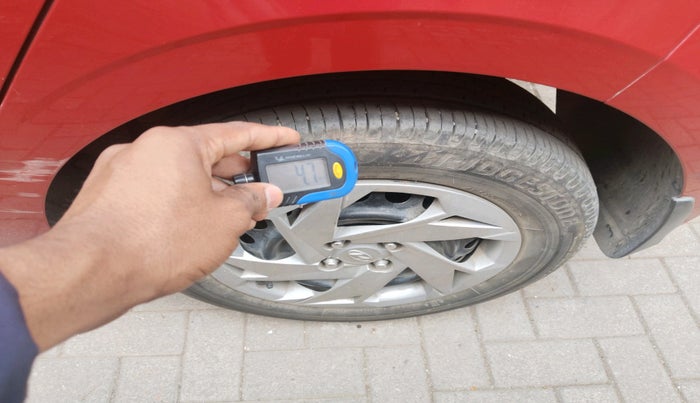 2021 Hyundai NEW I20 MAGNA 1.2 MT, Petrol, Manual, 17,812 km, tyre