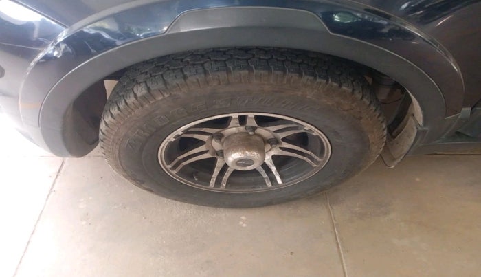 2017 Tata Hexa XMA 4X2 7 STR, Diesel, Automatic, 58,269 km, tyre