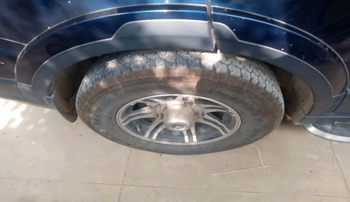 2017 Tata Hexa XMA 4X2 7 STR, Diesel, Automatic, 58,269 km, tyre