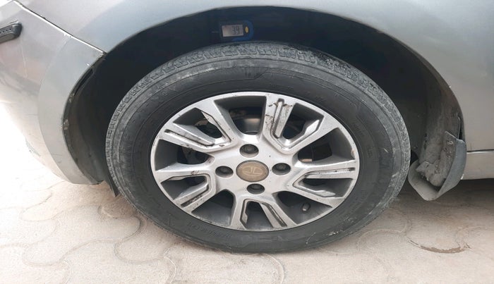 2018 Tata Tiago XZ PETROL, Petrol, Manual, 1,24,823 km, tyre