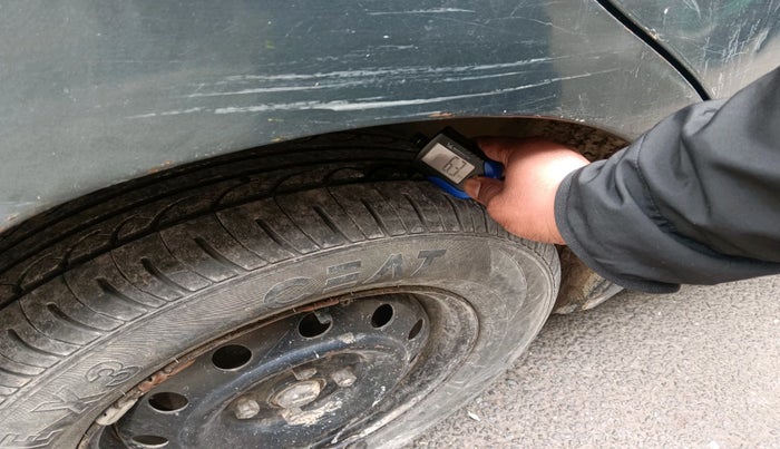 2011 Maruti Swift Dzire VXI, Petrol, Manual, 1,53,460 km, tyre