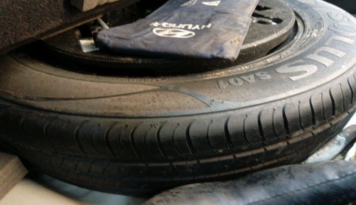 2015 Hyundai Creta SX PLUS 1.6 PETROL, Petrol, Manual, 75,094 km, tyre