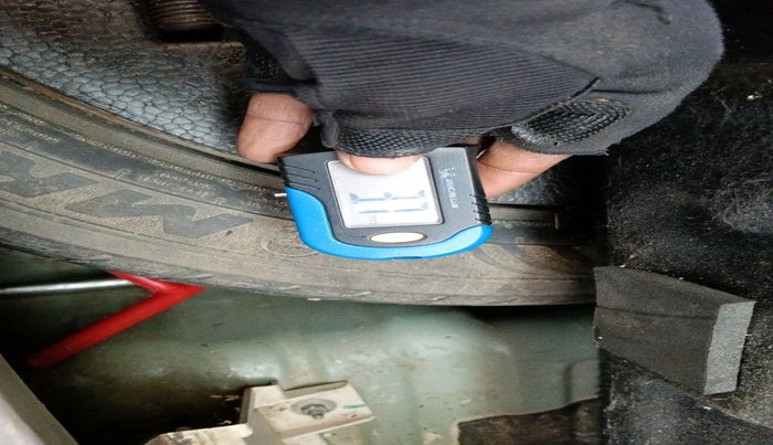 2019 Mahindra XUV300 W8 (O) 1.5 DIESEL, Diesel, Manual, 1,26,606 km, tyre